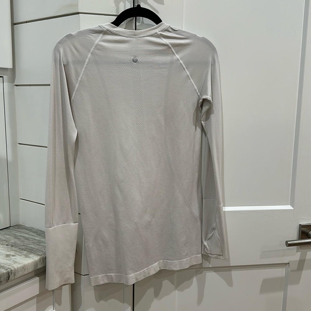 (6026)  🍋 LULULEMON RUN: Swiftly Tech Long Sleeve Crew Sz 6 WHITE VGUC - Picture 9 of 11